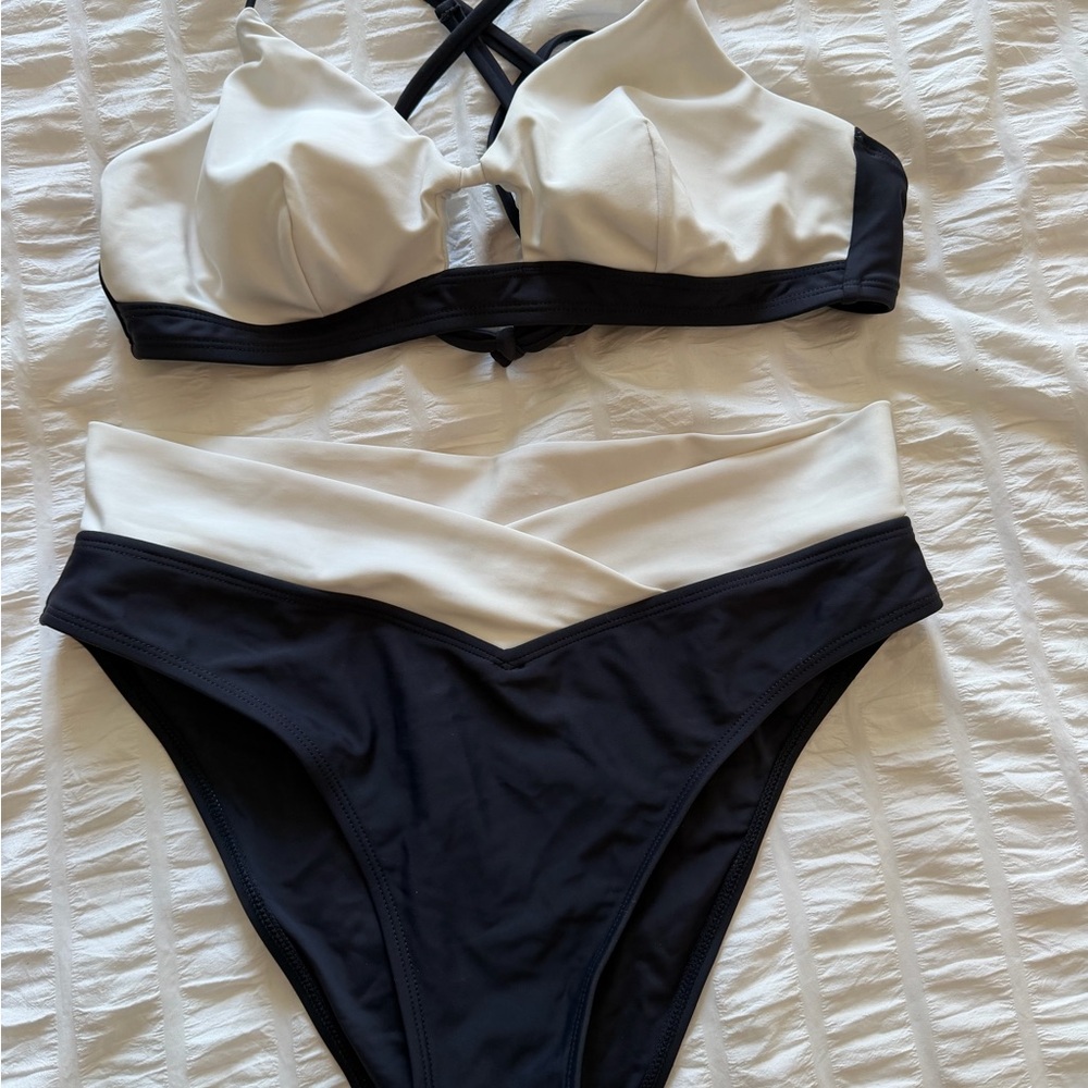 Cupshe Two-Tone White and Black V-Waist Bikini